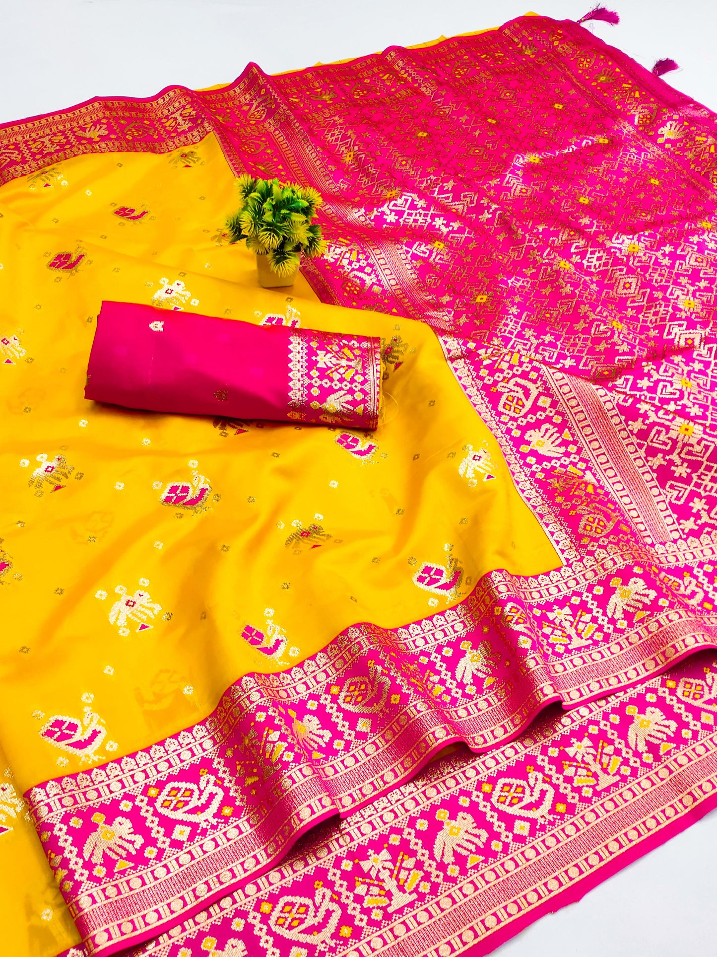 AJ-PATOLA  SOFT SILK SAREE VIRAL PATOLA DESIGN WITH MEENAKARI WORK WITH RICH PALLU AND TASSELS ATTACHED WITH 6.30 MTR CUT