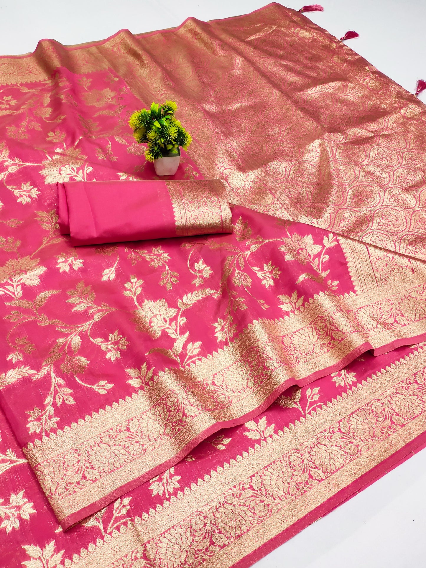 AJ-AMAZON PREMIUM SOFT SILK SAREE WITH BEAUTIFUL FLOWER LEAF WITH JHAL DESIGN RICH PALLU WITH TASSELS
