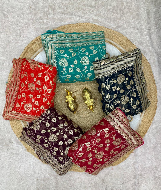 BS-SOBHAGYAWATI BLOOMING SAREE WITH BEAUTIFUL JHAL MATKA DESIGN WITH DIAMOND WORK ALL OVER