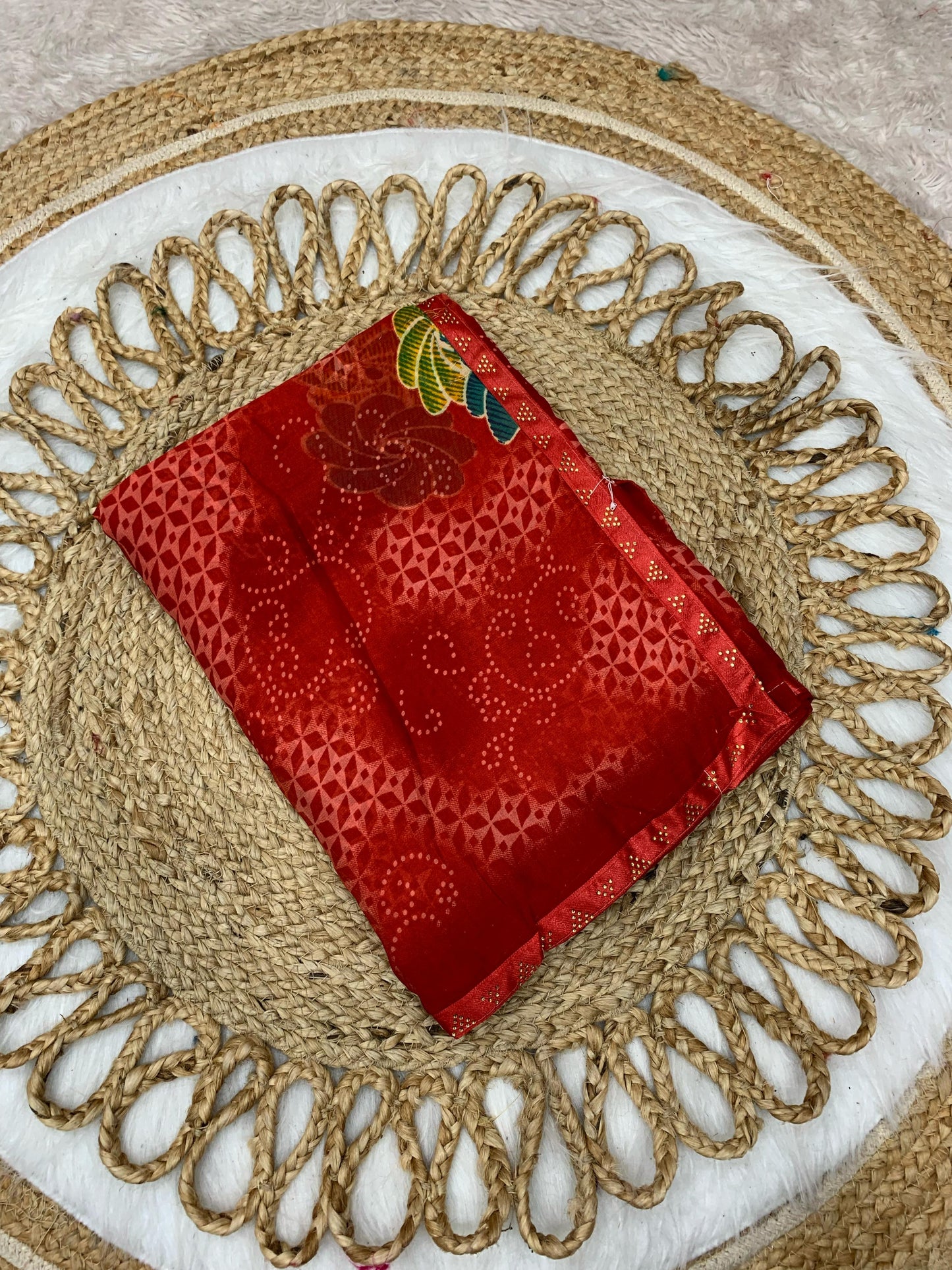 SV-7034 WEIGHTLESS RENIYAL SAREE WITH BEAITIFUL PRINT WITH CHAKRI ON PALLU WITH SIROSKI BORDER