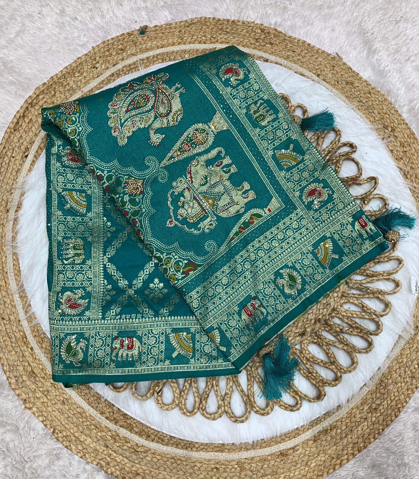 BS-MORNI-GHARCHOLA EUROPIAN DOLA SILK WITH GRAND PALLU WITH HEAVY JARAK WORK WITH GHAR CHOLA DESIGN OM BODY