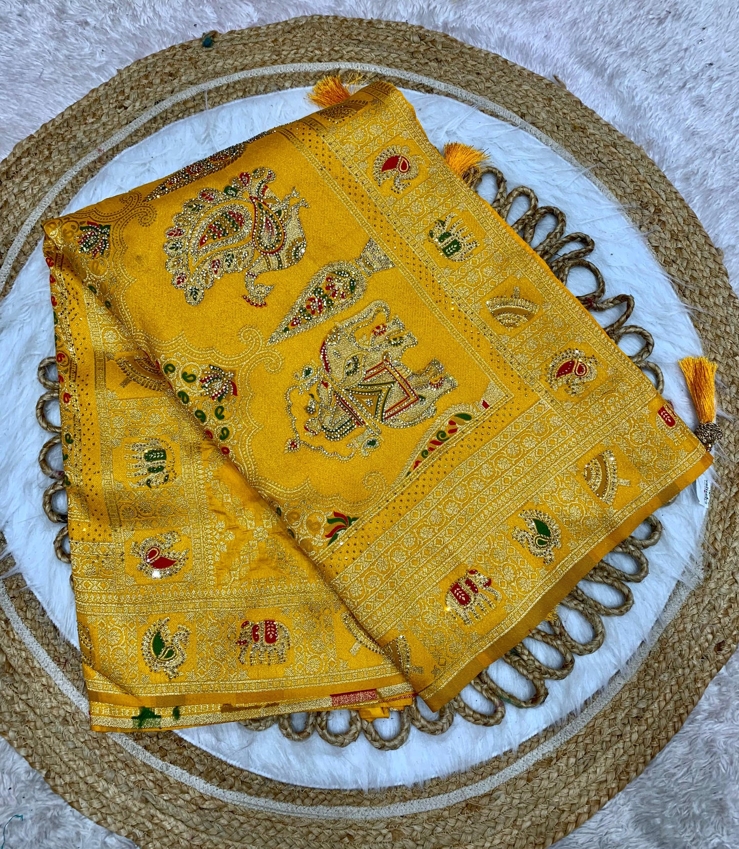 BS-MORNI-GHARCHOLA EUROPIAN DOLA SILK WITH GRAND PALLU WITH HEAVY JARAK WORK WITH GHAR CHOLA DESIGN OM BODY