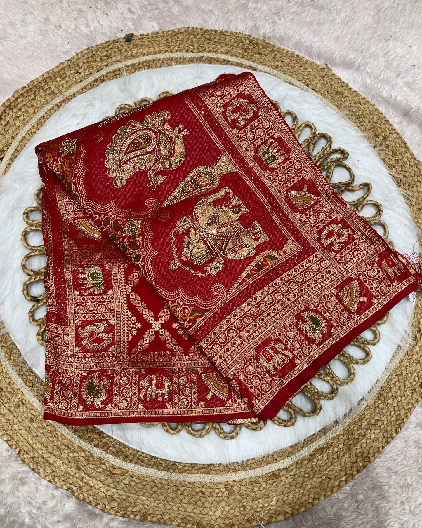 BS-MORNI-GHARCHOLA EUROPIAN DOLA SILK WITH GRAND PALLU WITH HEAVY JARAK WORK WITH GHAR CHOLA DESIGN OM BODY