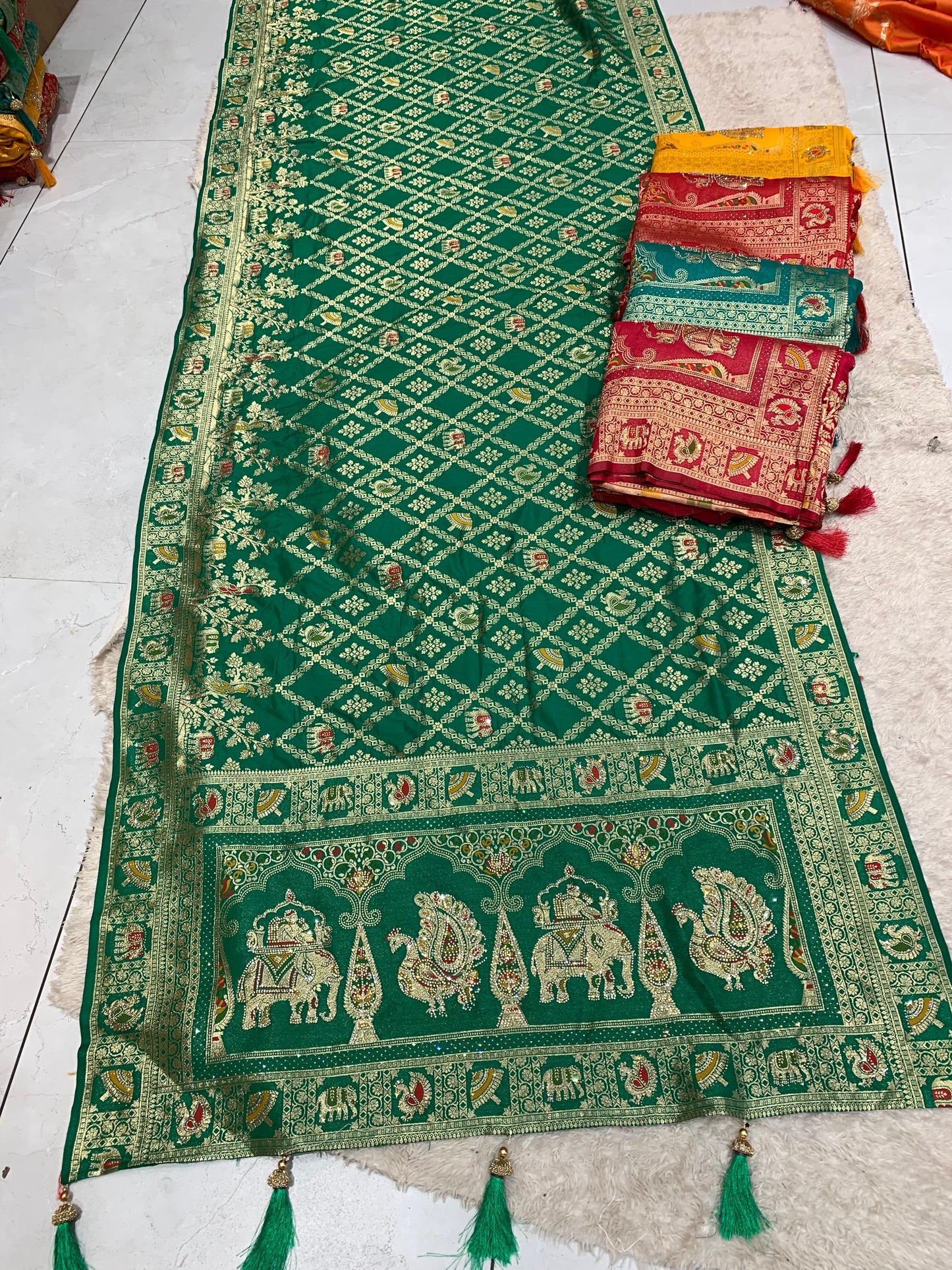 BS-MORNI-GHARCHOLA EUROPIAN DOLA SILK WITH GRAND PALLU WITH HEAVY JARAK WORK WITH GHAR CHOLA DESIGN OM BODY