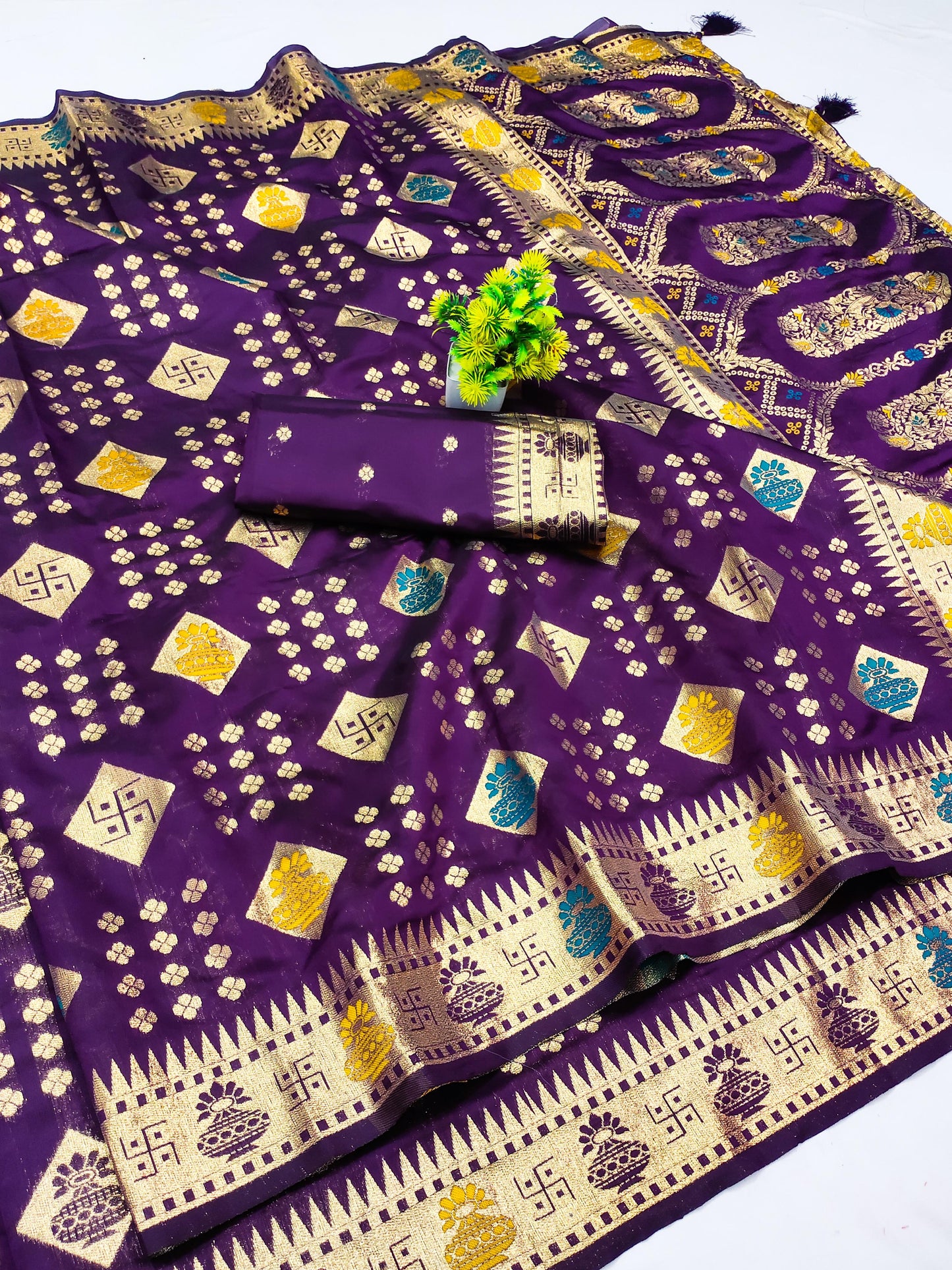 AJ-KALASH KOTA SILK SAREE WITH TRENDING LOTUS FLOWER WEAVING DESIGN WITH TASSELS