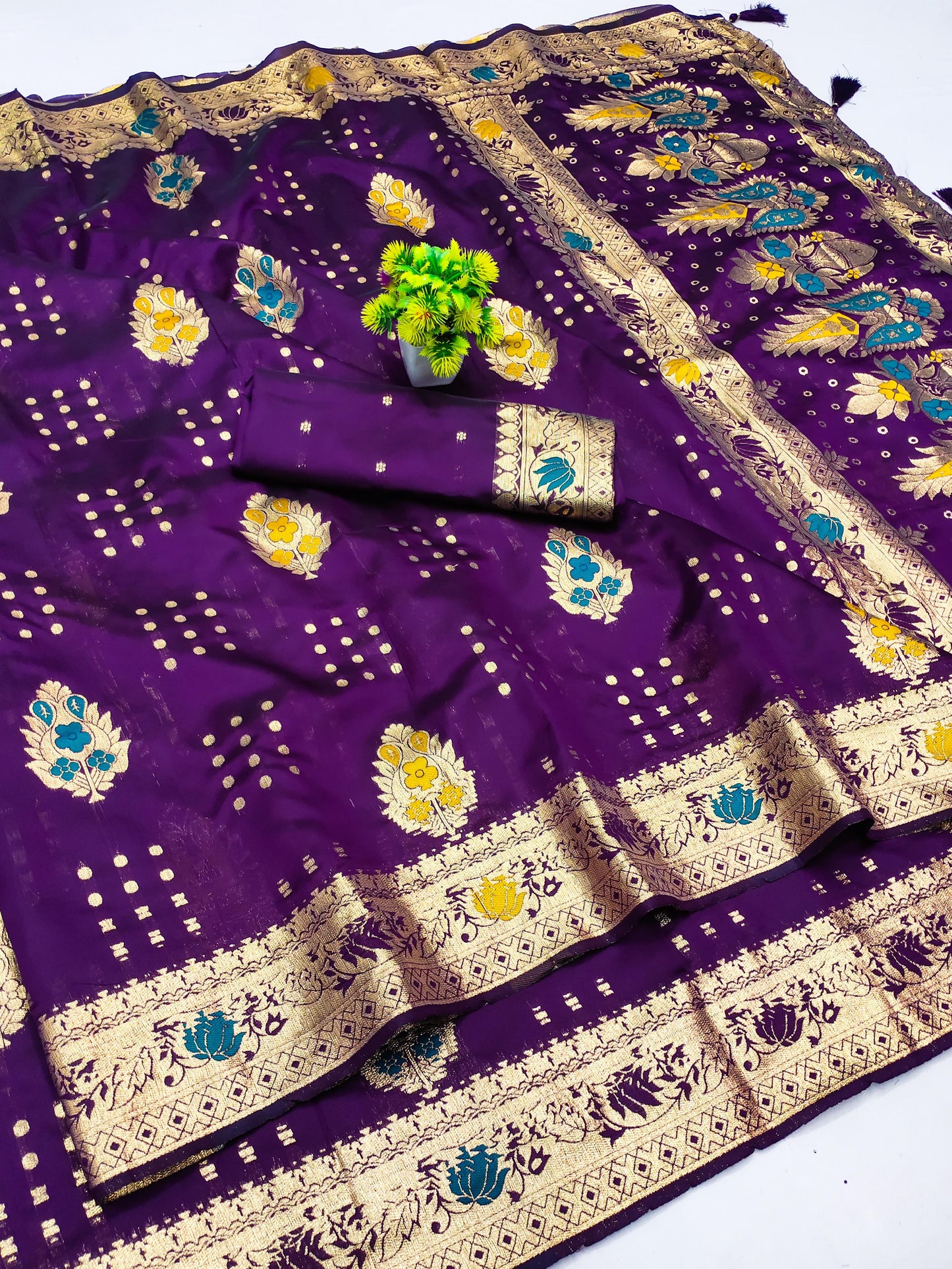 AJ-SWASTIK KOTA SILK SAREE WITH TRENDING SWASTIK KALASH WAEVING DESIGN WITH TASSELS