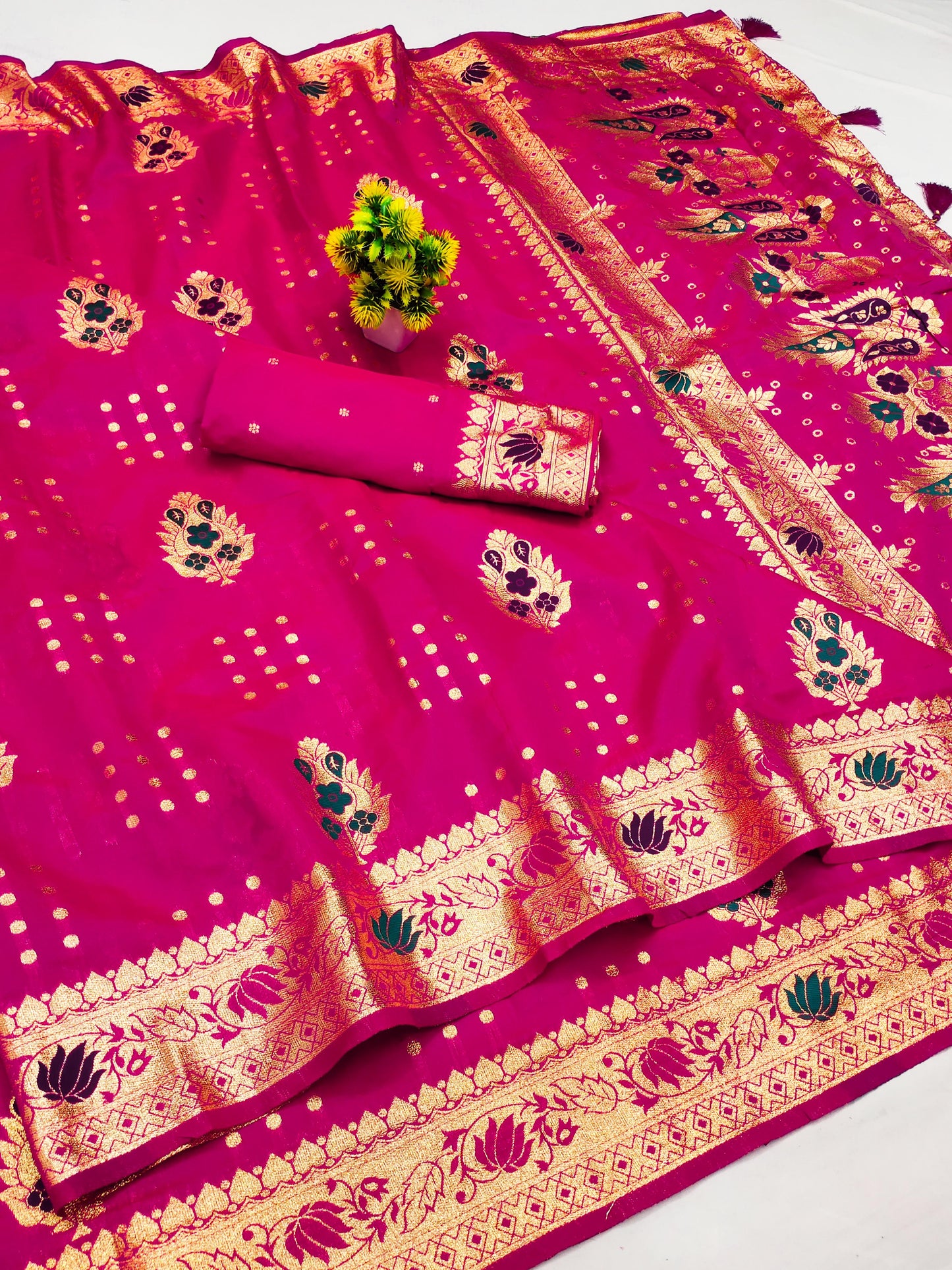 AJ-SWASTIK KOTA SILK SAREE WITH TRENDING SWASTIK KALASH WAEVING DESIGN WITH TASSELS
