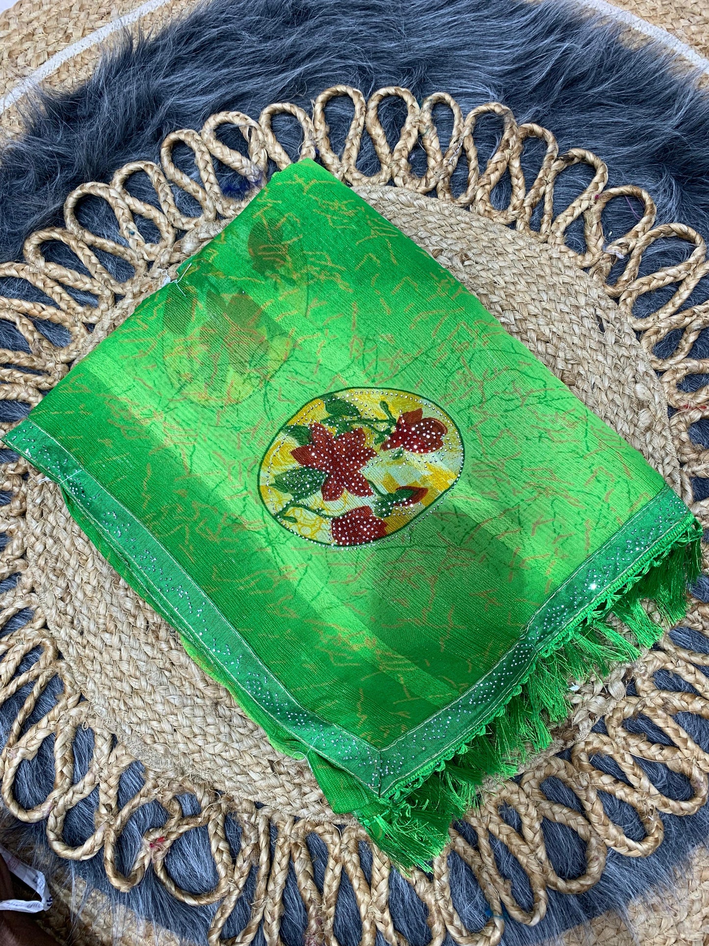 RR-ATM WEIGHLTESS SAREE WITH BEAUTIFUL LACE BORDER WITH BUTTA SIROSKI WITH BRIGHT MATCHING