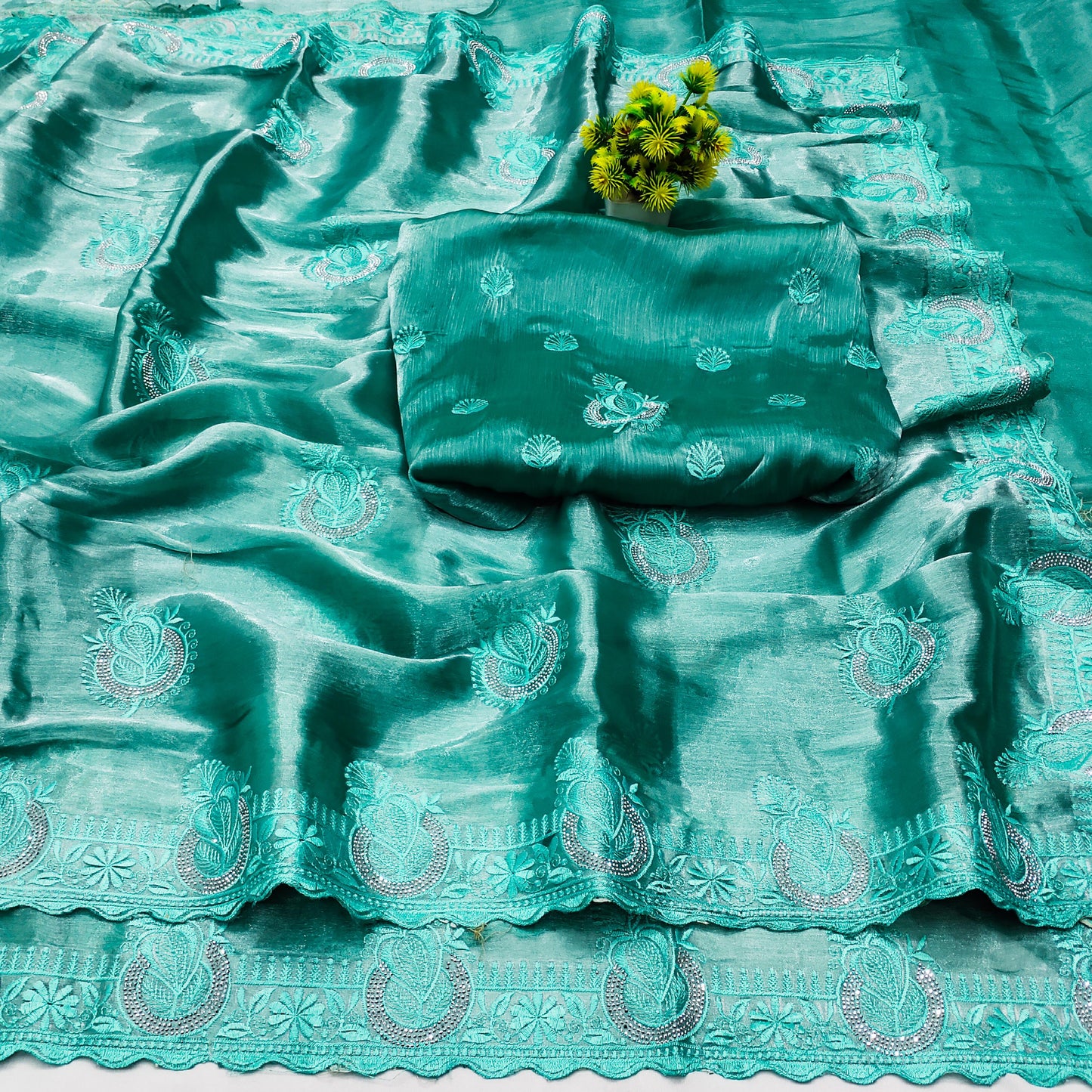 DF-MEXICO BARBARY JIMMY CHU SAREE WITH BEAUTIFUL THREAD WORK WITH SIROSKI WITH HEAVY BLOUSE
