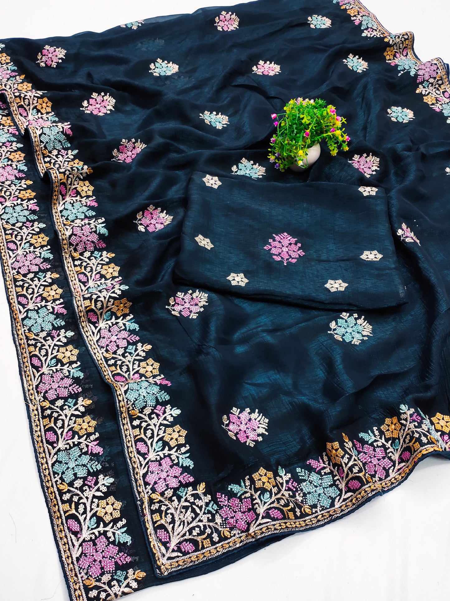 DF-DEVRANI CRUNCHY BLOOMING SAREE WITH MULTI THREAD WORK WITH SIROSKI
