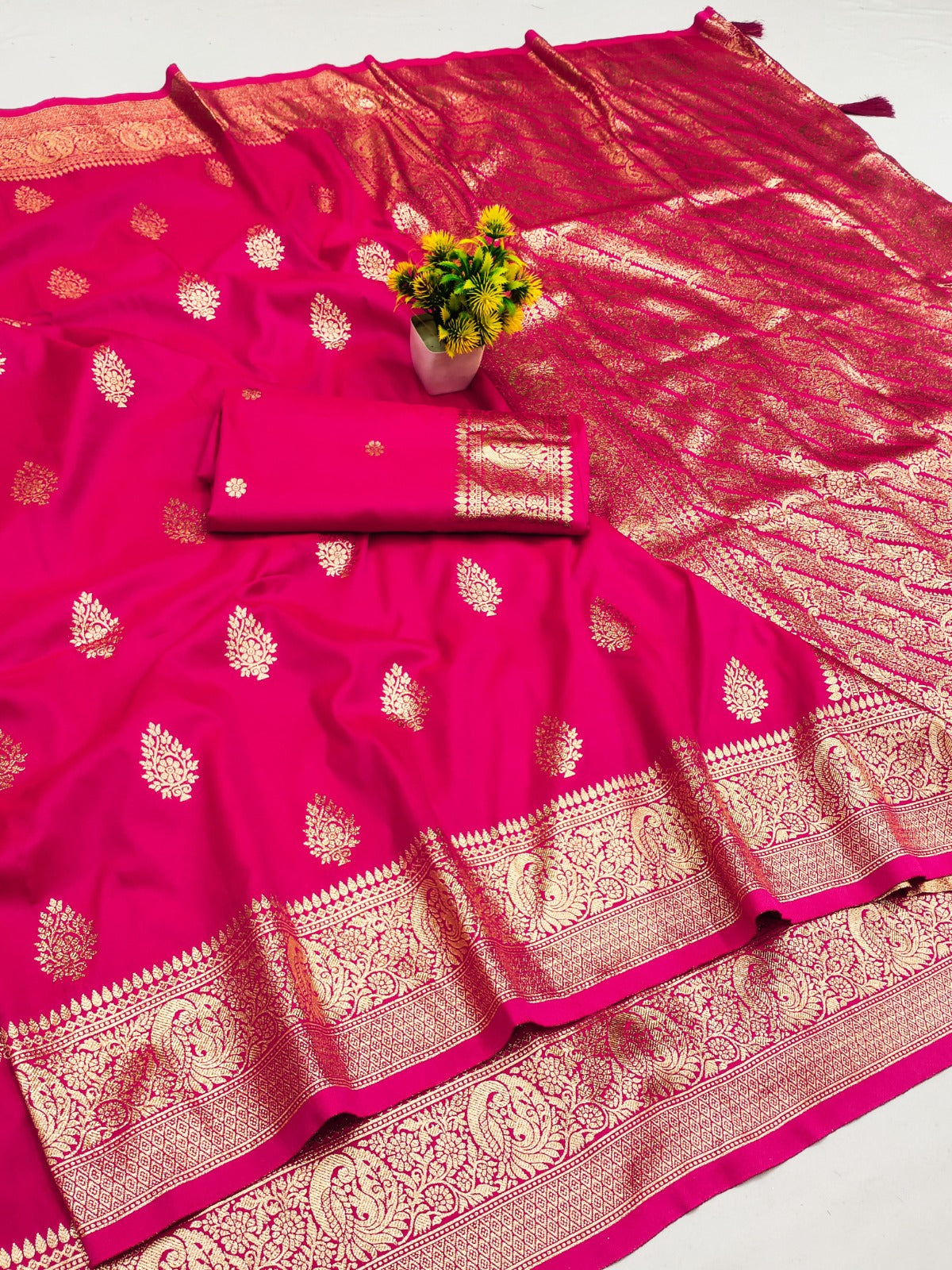AJ-MAHARASHTRA -PREMIUM SOFT SILK SAREE GRAND LINING PALLU VIRAL DESIGN WITH TASSELS