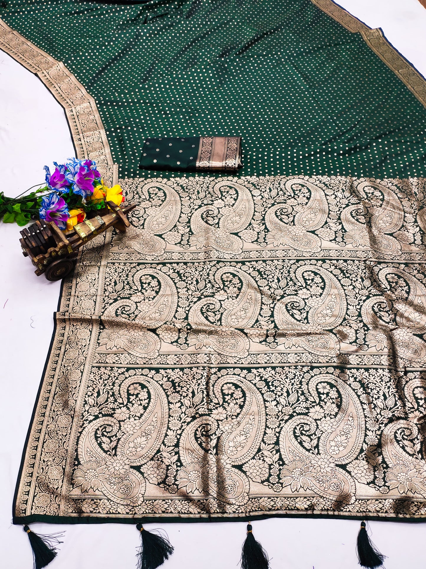 AJ-BENGAL PREMIUM SOFT SILK SAREE WITH BEAUTIFUL TRIPLE PALLU SIZE WITH BEAUTIFUL SMALL BUTI DESIGN WITH TASSELS
