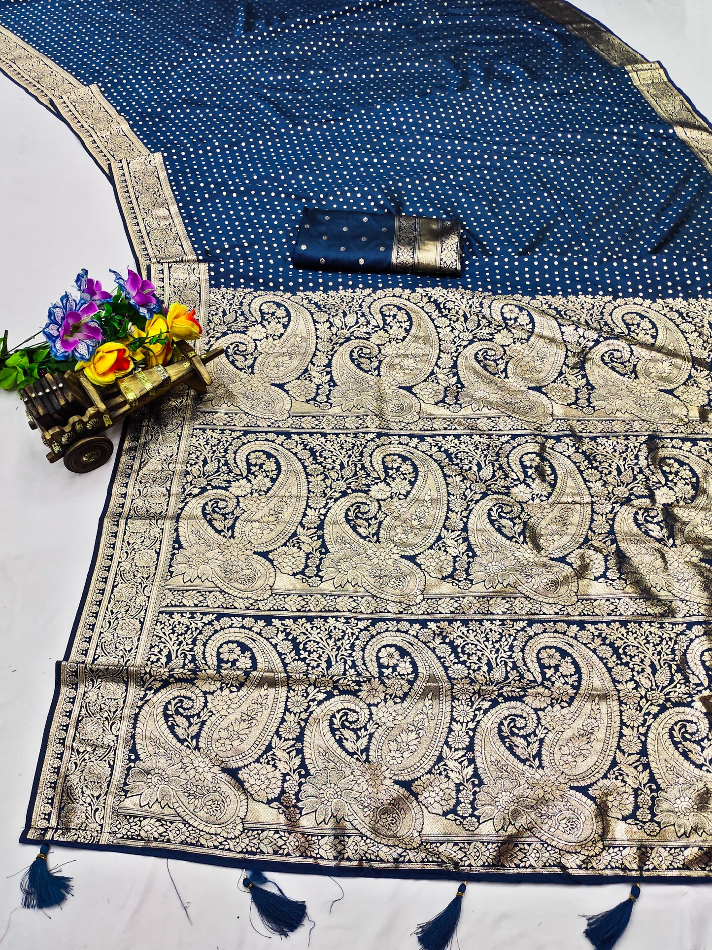 AJ-BENGAL PREMIUM SOFT SILK SAREE WITH BEAUTIFUL TRIPLE PALLU SIZE WITH BEAUTIFUL SMALL BUTI DESIGN WITH TASSELS