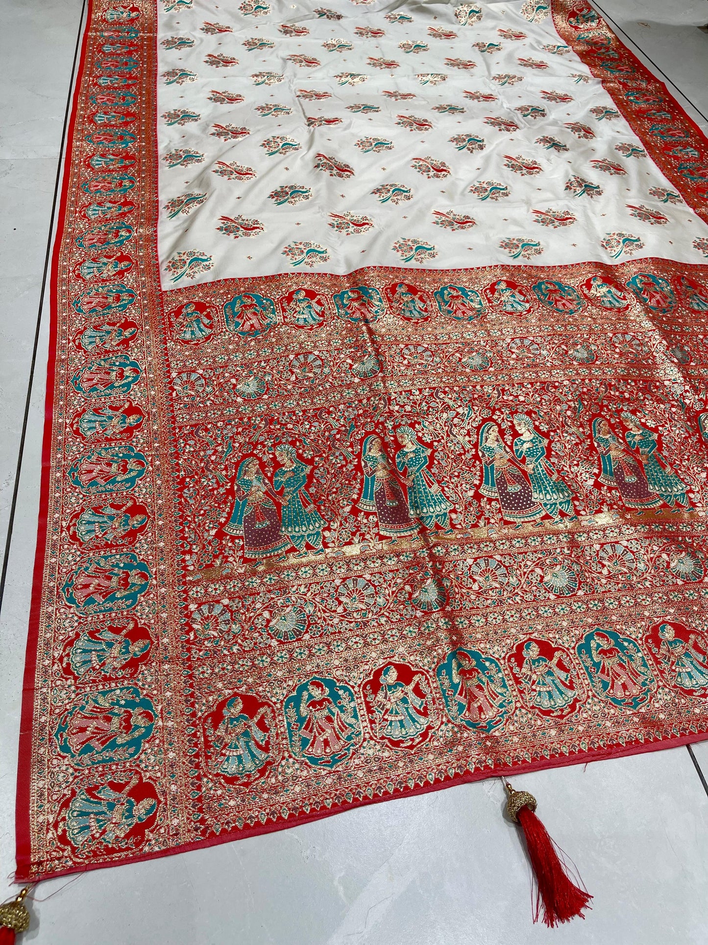 AJ-WHITE-BALCHURI SOFT SILK SAREE WITH WHITE RED SAREE WITH POSITION STYLE WEAVING WITH HEAVY LATKAN