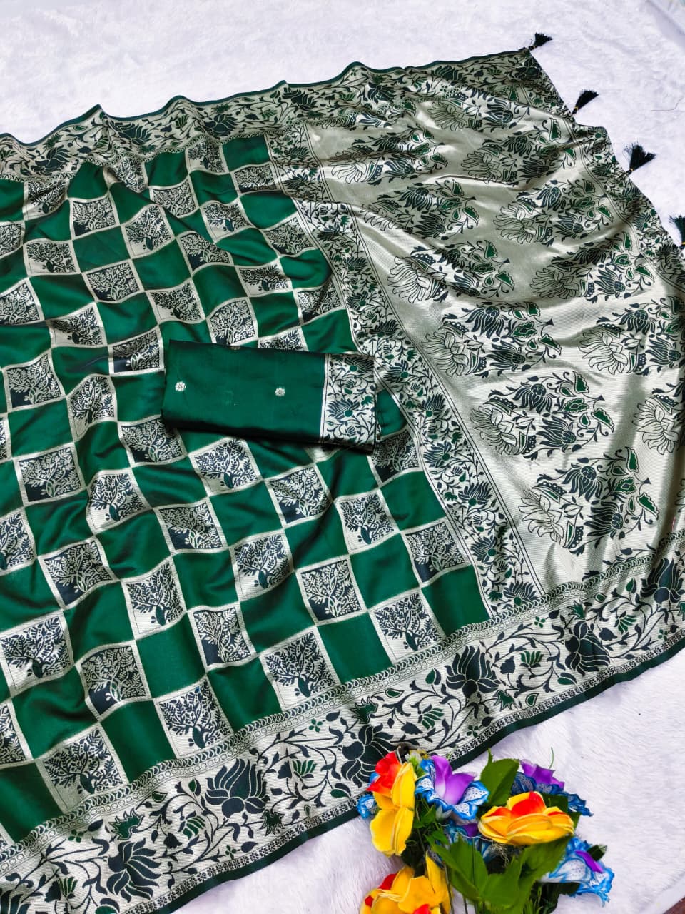 AJ-MADHURAM KOTA LITCHI SILK WITH CHAMPION JAREE WITH BEAUTIFUL BOX BODY DESIGN WITH RICH PALLU AND TASSELS ATTACHED