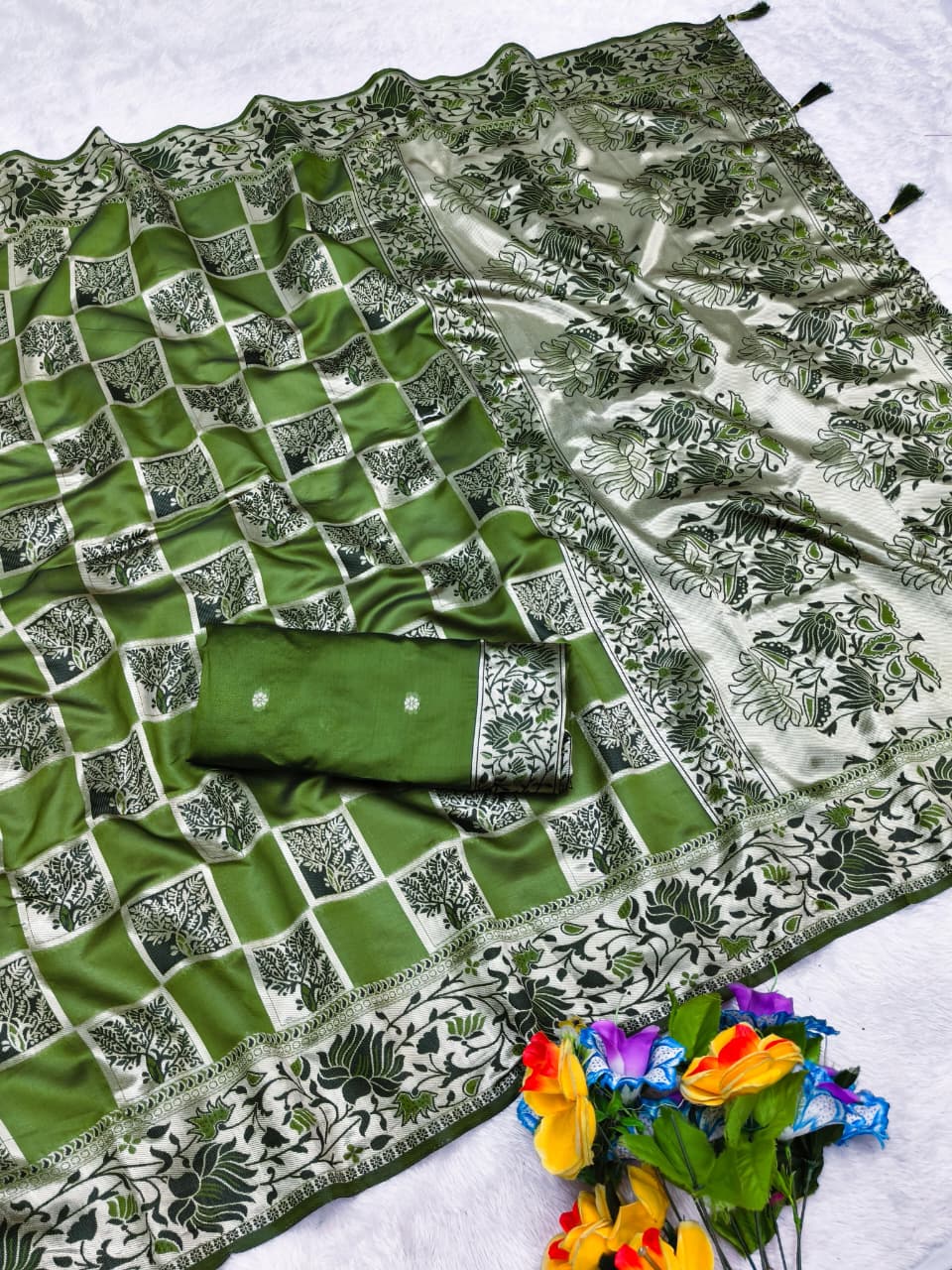 AJ-MADHURAM KOTA LITCHI SILK WITH CHAMPION JAREE WITH BEAUTIFUL BOX BODY DESIGN WITH RICH PALLU AND TASSELS ATTACHED