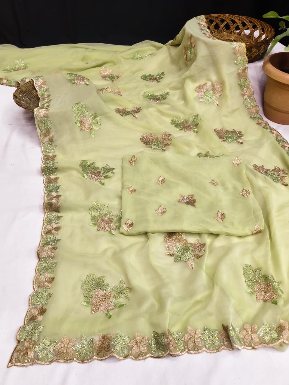 BS-TARA MANDAL VARI CHIFFON SAREE WITH VIRAL ONLINE DESIGN WITH HEAVY THREAD WORK AND EMBROIDERY WORK WITH HEAVY BLOUSE