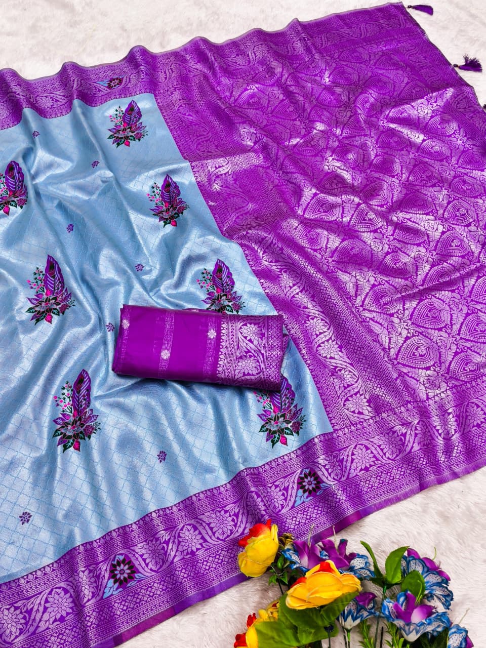 AJ-MAGNUS SOFT SILK SAREE WITH UNIQUE BUTTA MULTI THREAD DIGITAL TYPE WEAVING DESIGN IN BODY AND CONTRAST WITH SILVER JAREE AND BUTTI BLOUSE