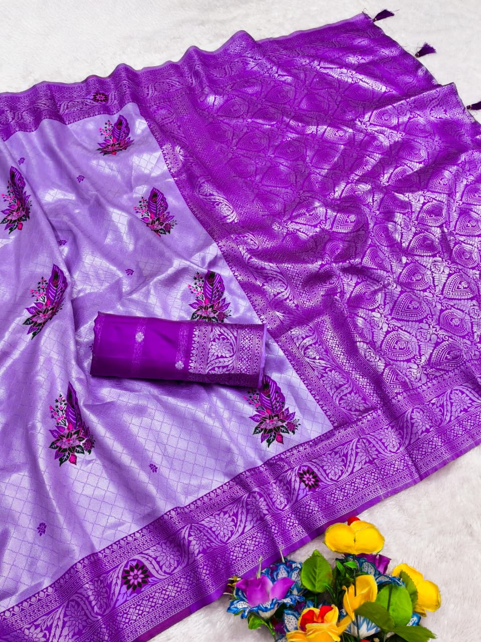 AJ-MAGNUS SOFT SILK SAREE WITH UNIQUE BUTTA MULTI THREAD DIGITAL TYPE WEAVING DESIGN IN BODY AND CONTRAST WITH SILVER JAREE AND BUTTI BLOUSE
