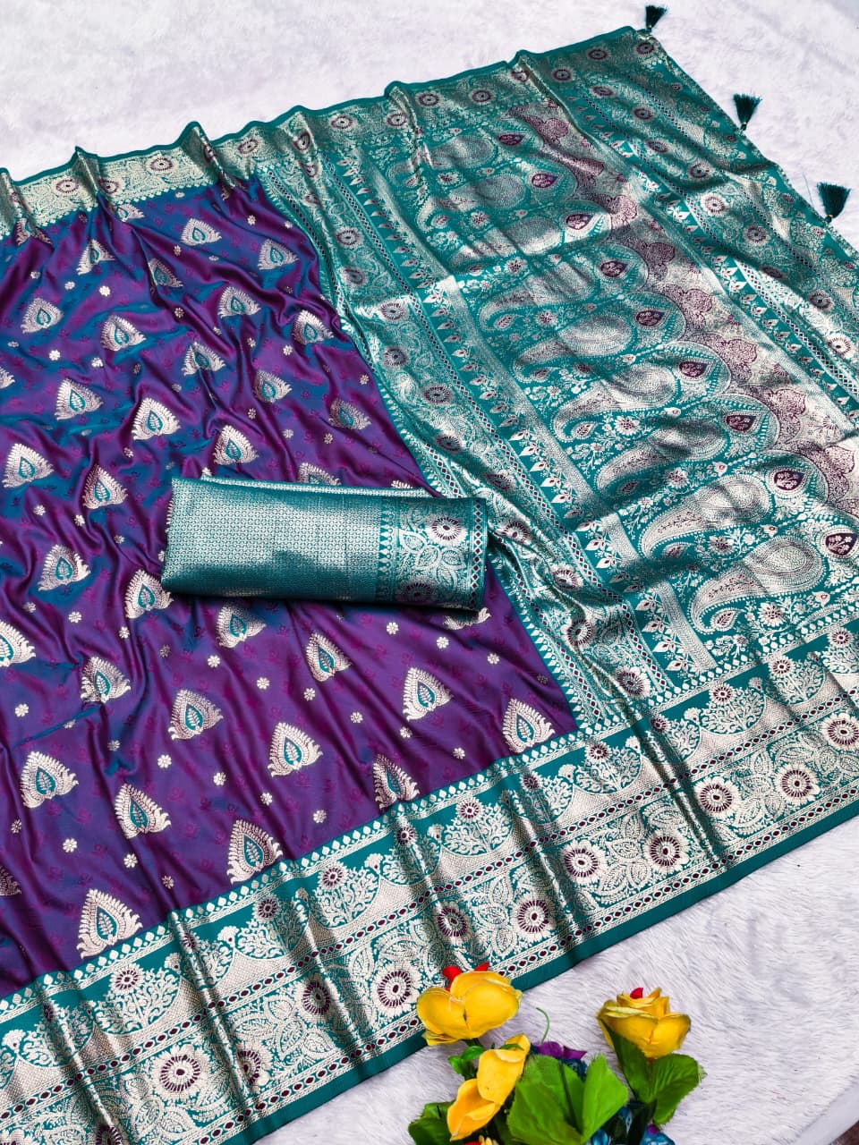 AJ-UDAY-VILLAS SOFT SILK 50/600 WITH RICH PALLU WITH BEAUTIFUL BODY DESIGN WITH CONTRAST BORDER WITH BROCADE BLOUSE