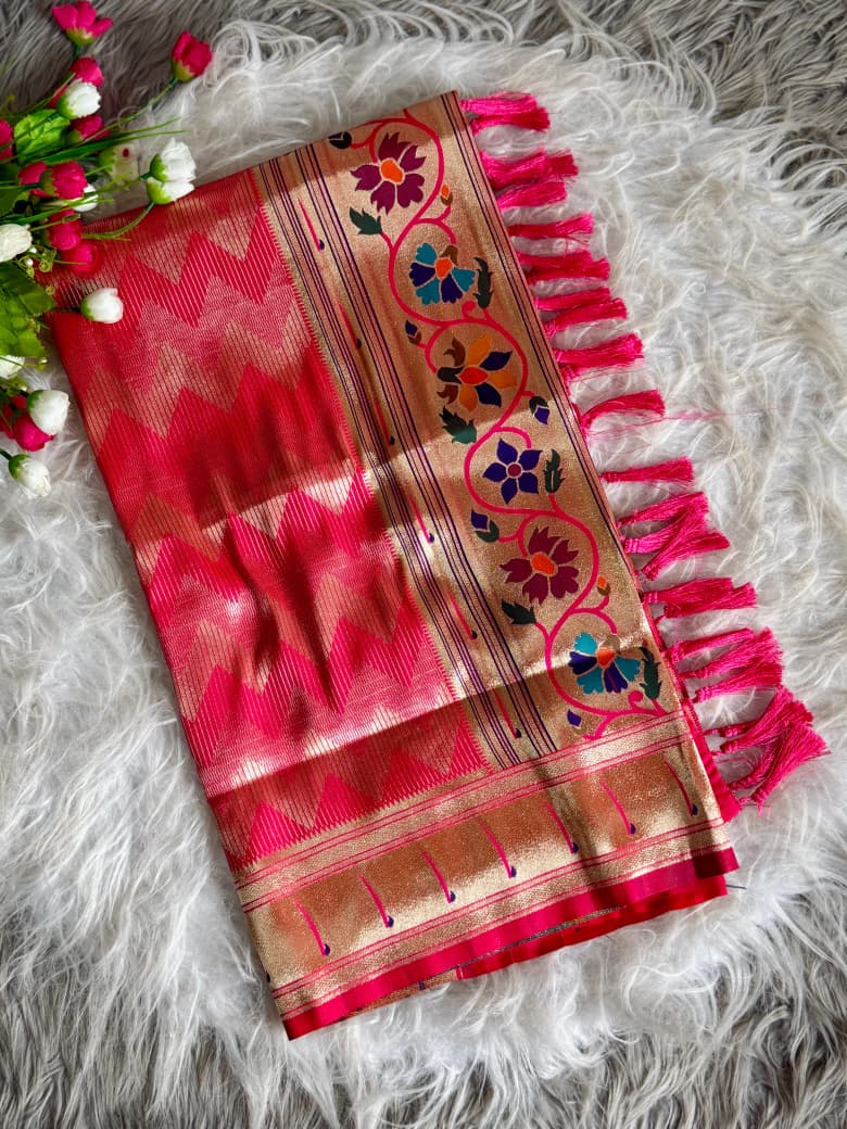 AJ-SYNC Banarasi Paithani Silk Saree Super grand rich pallu with intricate detailing . Elegant zig-zag zari pattern weaving all over the body