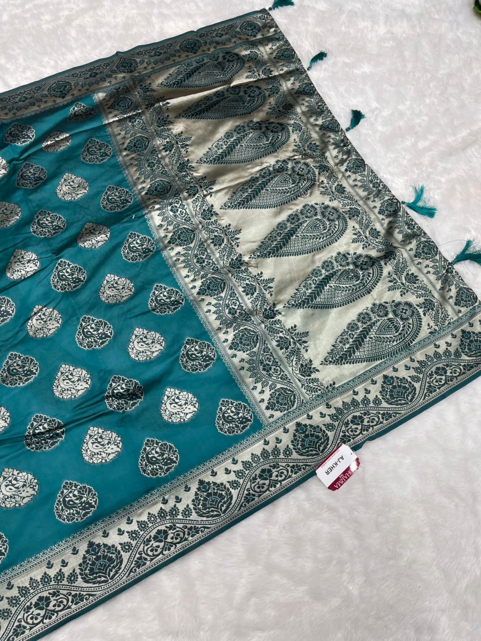 AJ-KHER KOTA LITCHI SILK WITH CHAMPION JAREE WITH BEAUTIFUL BOX BODY DESIGN WITH RICH PALLU AND TASSELS ATTACHED