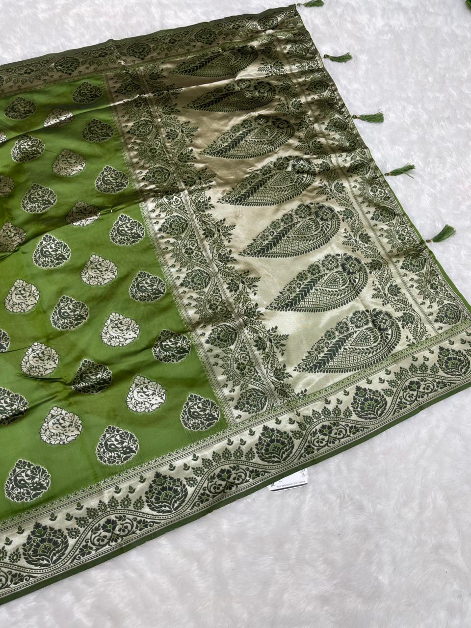 AJ-KHER KOTA LITCHI SILK WITH CHAMPION JAREE WITH BEAUTIFUL BOX BODY DESIGN WITH RICH PALLU AND TASSELS ATTACHED