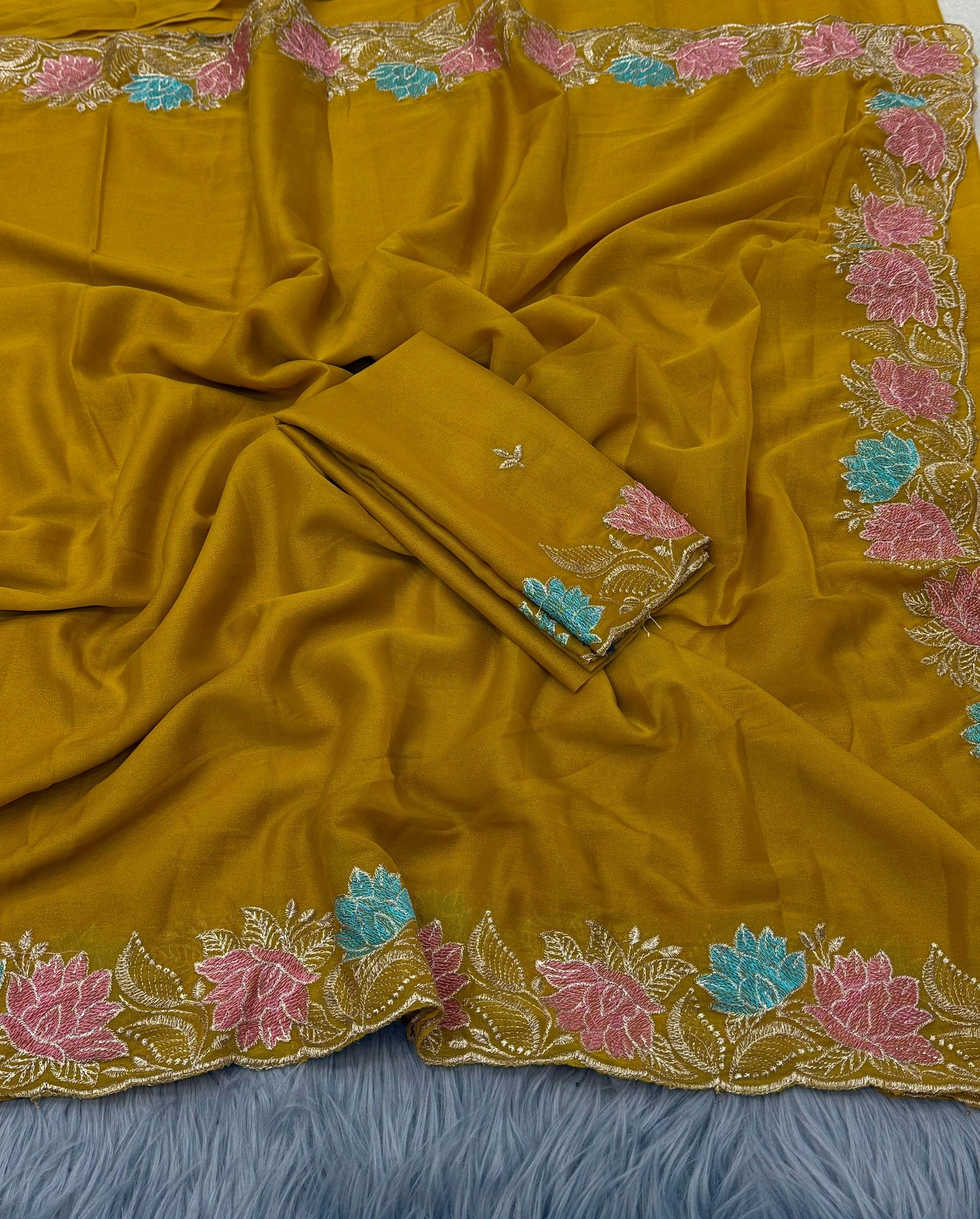 NN-2085 Star georgette fabric with beautiful embroidary c-pallu work with star georgett fabric with contrast embroidary work