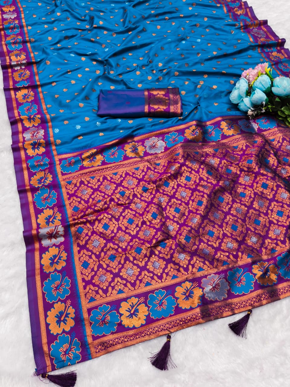 AJ-JASWANT PAITHANI SOFT PAITHAI SILK VIRAL JAWANT PAITHANI DESIGN WITH CONTRAST BORDER AMD PALLU WITH TASSELS