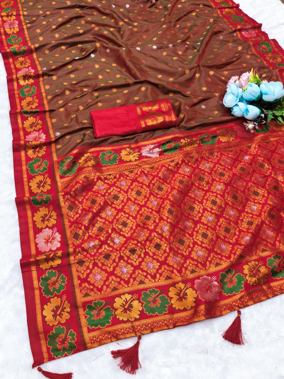 AJ-JASWANT PAITHANI SOFT PAITHAI SILK VIRAL JAWANT PAITHANI DESIGN WITH CONTRAST BORDER AMD PALLU WITH TASSELS