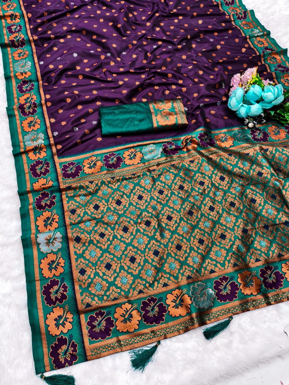 AJ-JASWANT PAITHANI SOFT PAITHAI SILK VIRAL JAWANT PAITHANI DESIGN WITH CONTRAST BORDER AMD PALLU WITH TASSELS