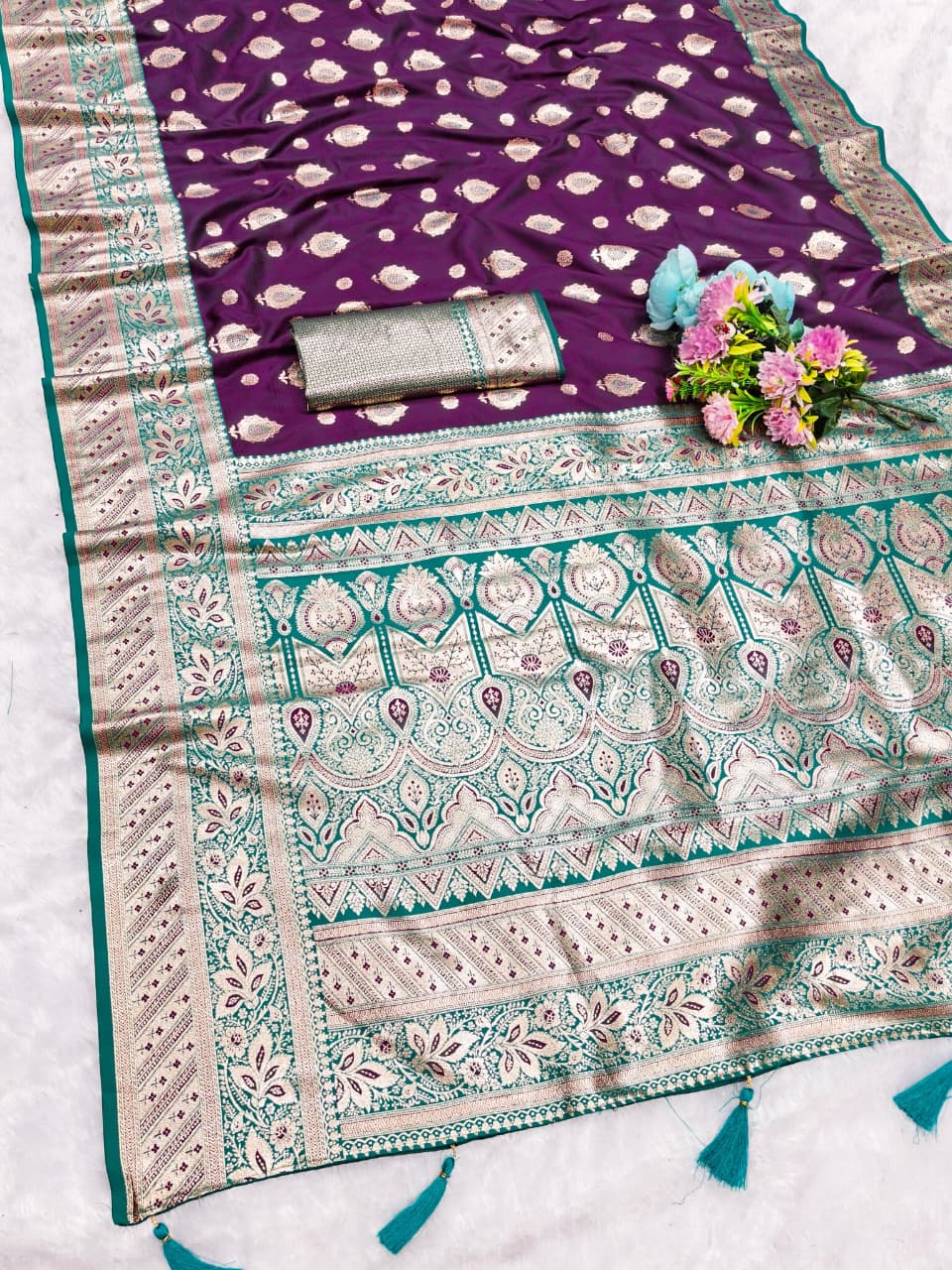 AJ-FOOL N FINAL SOFT SILK SAREE WITH GRAND PALLU WITH CONTRAST BORDER AND PALLU EITH HEAVY WEAVING DESIGN BROCADE BLOUSE