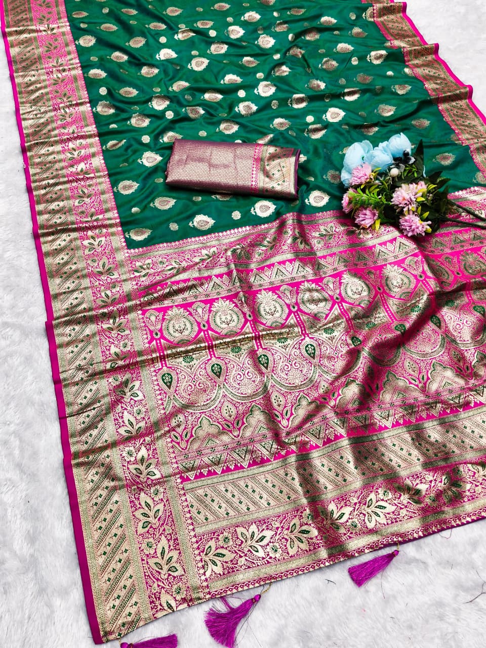 AJ-FOOL N FINAL SOFT SILK SAREE WITH GRAND PALLU WITH CONTRAST BORDER AND PALLU EITH HEAVY WEAVING DESIGN BROCADE BLOUSE
