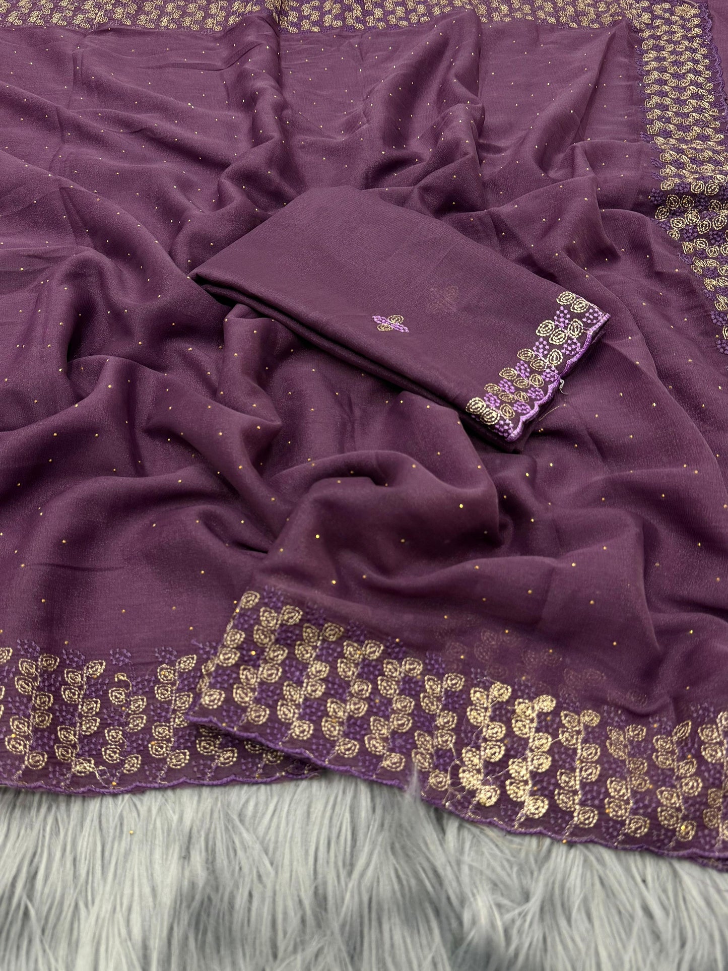 NN-2086 Star georgette fabric with beautiful embroidary c-pallu work with star georgett fabric with contrast embroidary work