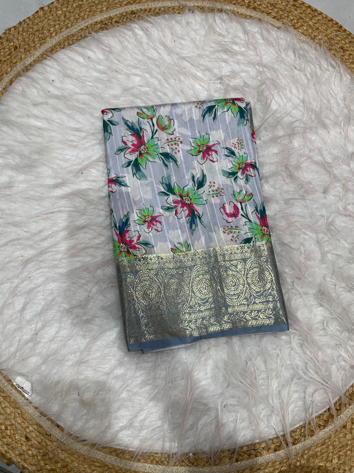 DP-4005 SWISS SILK WITH BEAUTIFUL DIGITAL PRINT WITH PRITNS 6.30 MTR CUT JACKQUARD PATTA