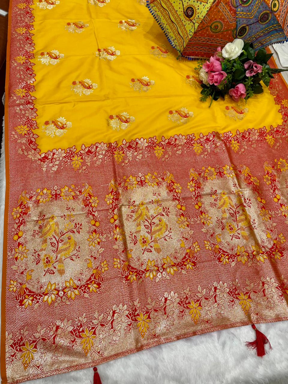 AJ-KUMARI SOFT SILK WITH COMTRAST PALLU AND BLOUSE AND RICH HEAVY PALLU WITH BEAUTIFUL DESIGN AND LATKAN