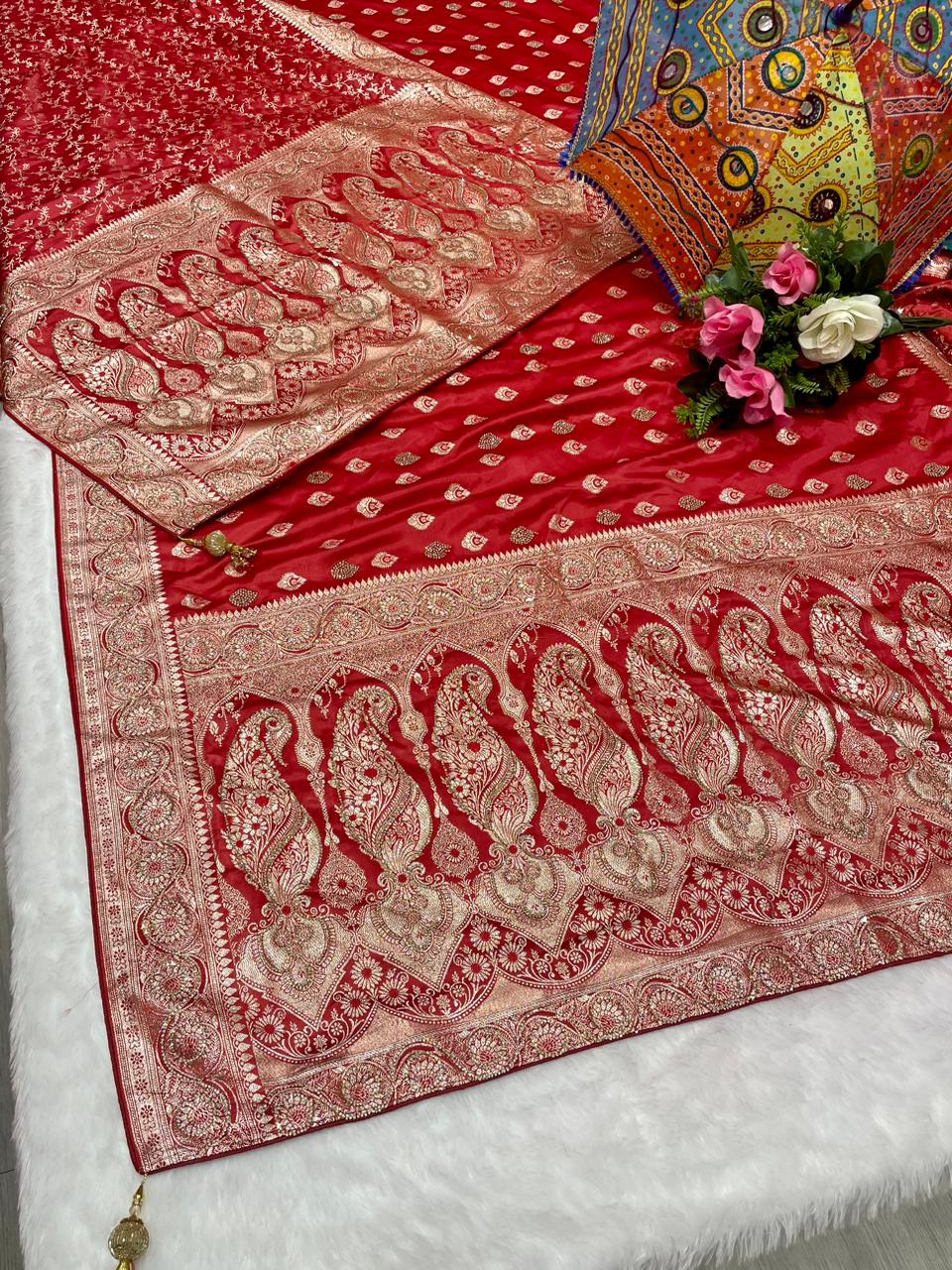 AJ-SOFIYANA-DUPTTA SATIN SILK BRIDAL SAREE WITH RED AND ONLY RANI COLOUR WITH FULL HEAVY JARKAN WORK WITH HEAVY PIPING AND LUXURY TASSELS WITH DUPPATA WITH JARKAN WORK AND MOST TRENDING BRIDAL SAREE