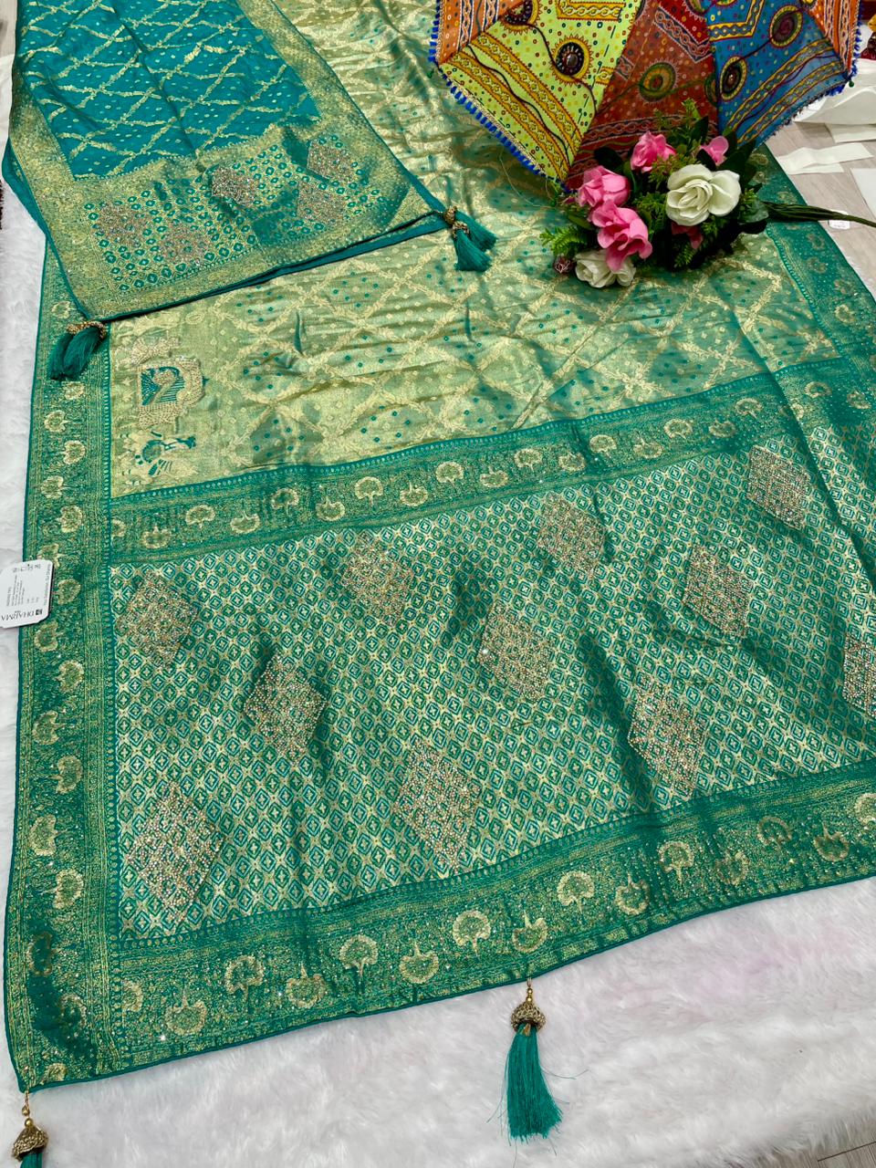 AJ-AAKRUTI-DUPTTA KANJIVARAM SILK  SAREE WITH GHATCHOLA DESIGN WITH BARAT DESIGN AND  HEAVY JARKAN WORK WITH HEAVY PIPING AND LUXURY TASSELS WITH DUPPATA WITH JARKAN WORK AND MOST TRENDING SAREE