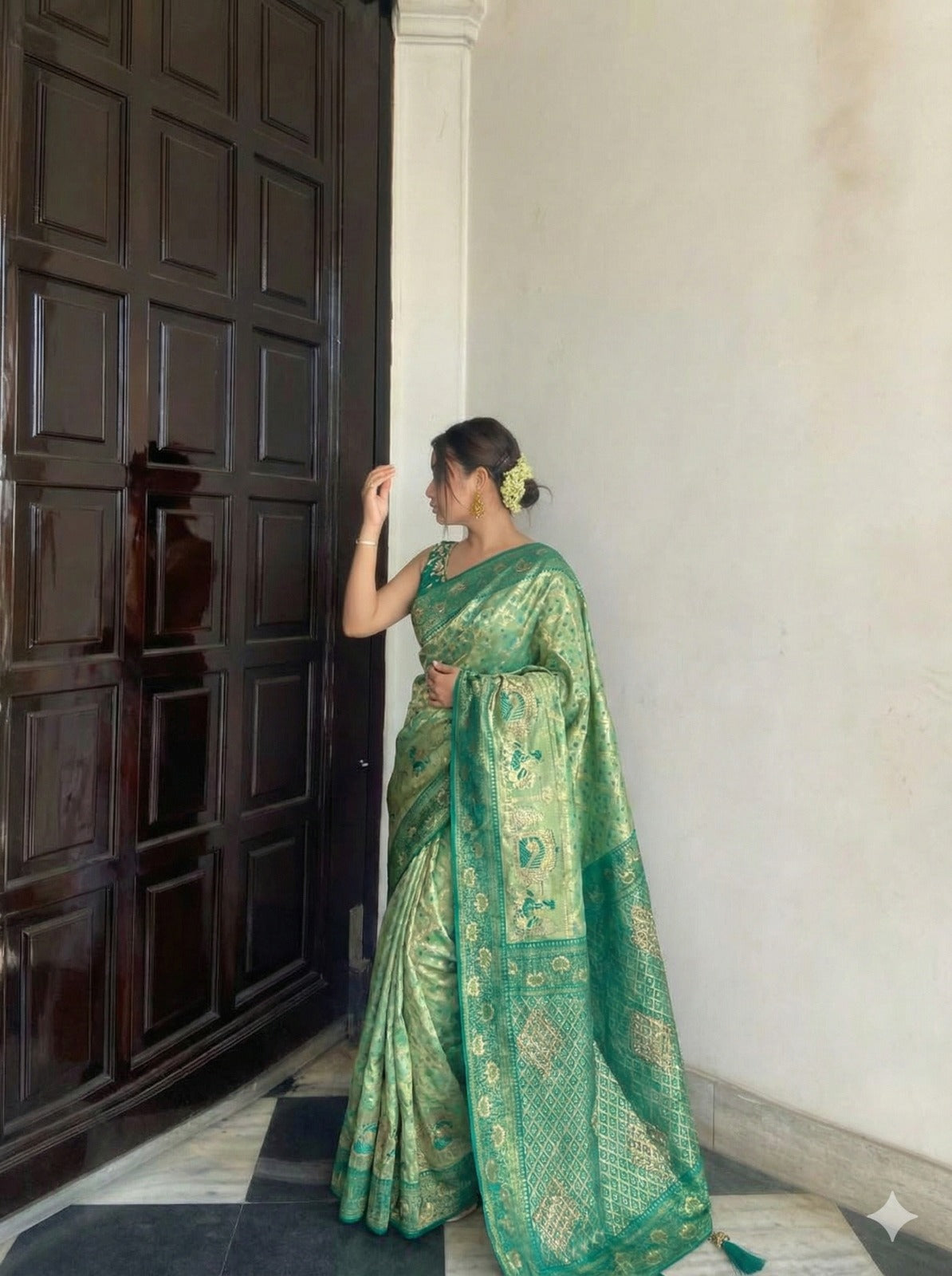 AJ-AAKRUTI-DUPTTA KANJIVARAM SILK  SAREE WITH GHATCHOLA DESIGN WITH BARAT DESIGN AND  HEAVY JARKAN WORK WITH HEAVY PIPING AND LUXURY TASSELS WITH DUPPATA WITH JARKAN WORK AND MOST TRENDING SAREE