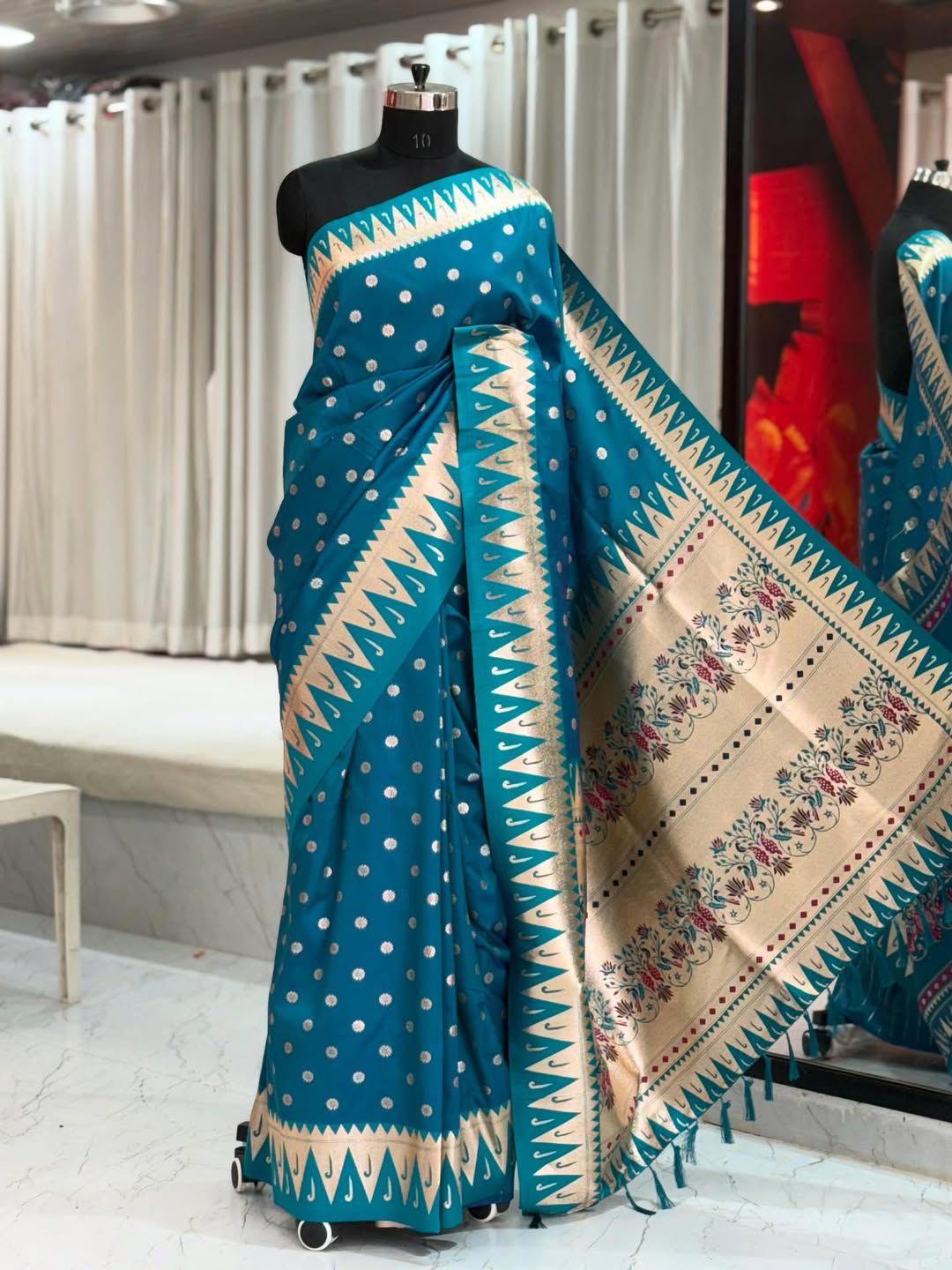 SA-7043 SOFT SILK SAREE WITH BEAUTIFUL DEISGN WITH RICH PALLU AND CONTRAST PAITHANI BORDER WITH BUTTI DEISGN AMD HEAVY TASSELS