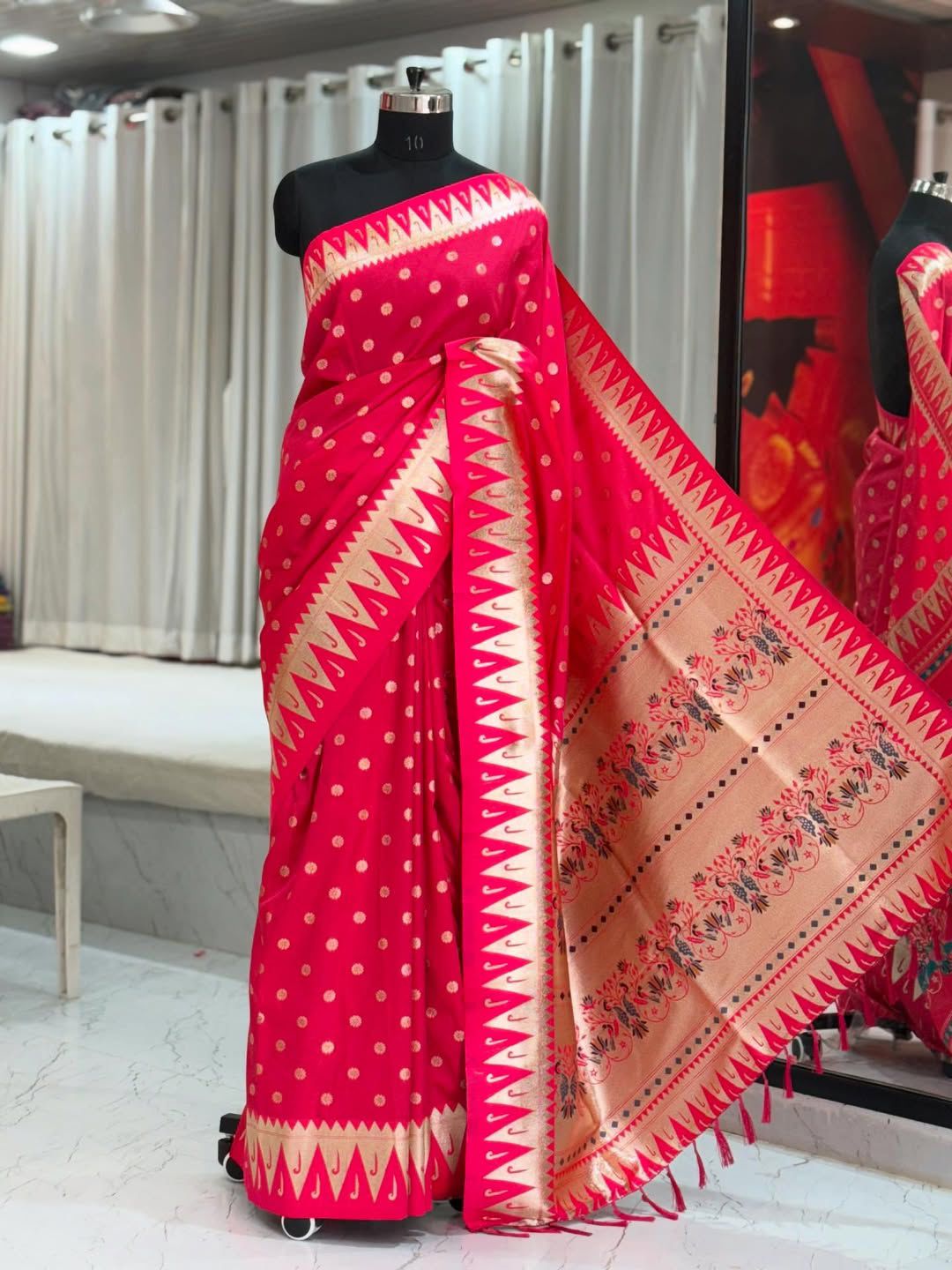 SA-7043 SOFT SILK SAREE WITH BEAUTIFUL DEISGN WITH RICH PALLU AND CONTRAST PAITHANI BORDER WITH BUTTI DEISGN AMD HEAVY TASSELS