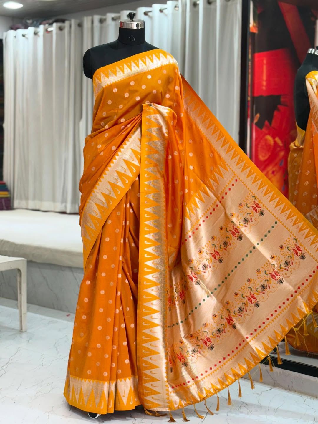 SA-7043 SOFT SILK SAREE WITH BEAUTIFUL DEISGN WITH RICH PALLU AND CONTRAST PAITHANI BORDER WITH BUTTI DEISGN AMD HEAVY TASSELS