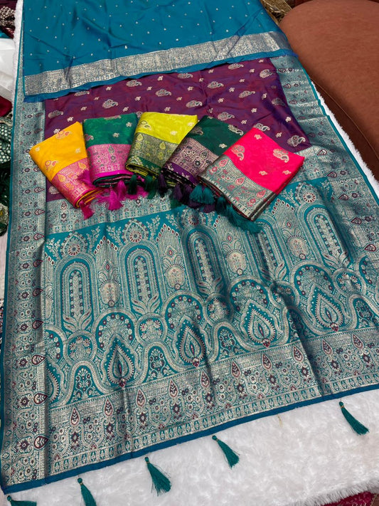 AJ-PURVI SOFT SILK FABRIC SAREE WITH RICH PALLU DEISGN WITH CARRY DESIGN ON BODY WITH VIRAL DESIGN AND CONRAST BORDER WITH AND BLOUSE WITH LUXURIOUS TASSELS WITH BOX PACKING