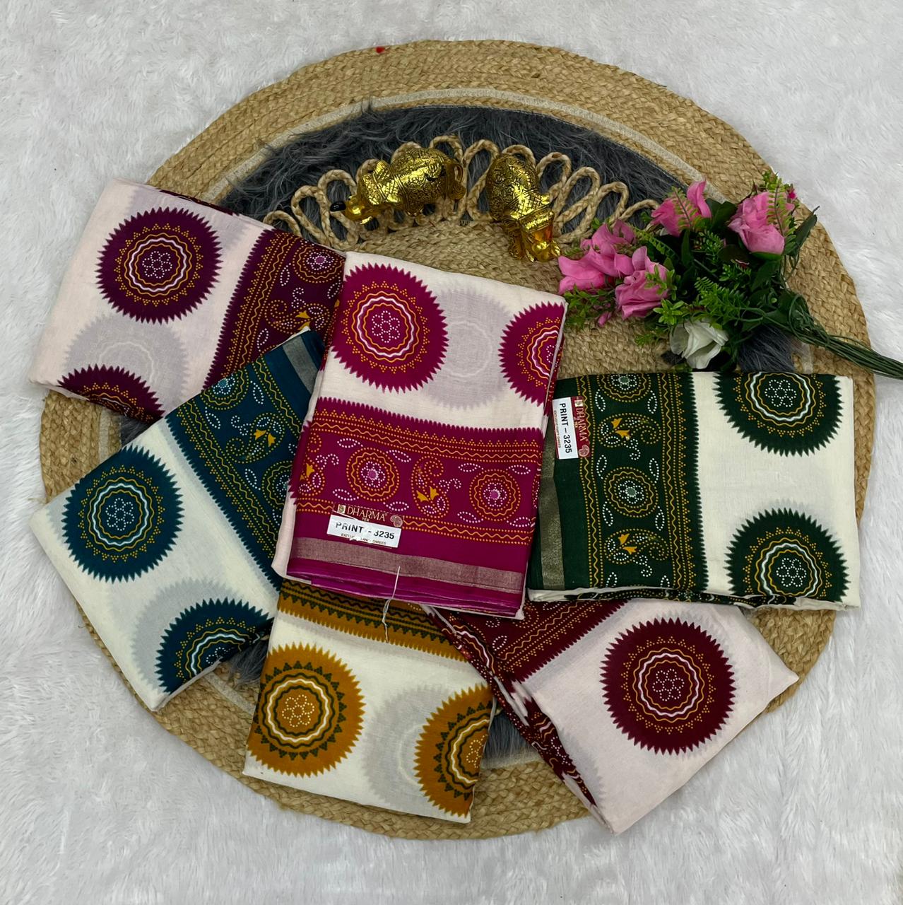 PRINT-3235 MAL COTTON SAREE,VIRAL DESIGN PRINT WITH WHITE COMMON BANDANI DESIGN WITH BEAUTIFUL FOIL WORK WITH BLOUSE 6.30 MTR CUT