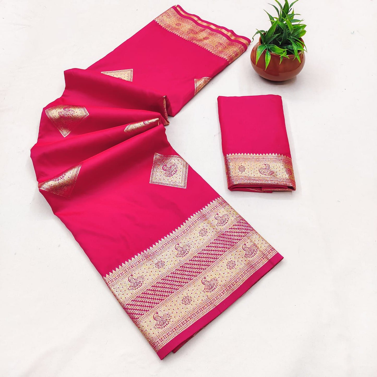 SA-7074 50/600 SOFT SILK SAREE WITH RICH PALLU AND BEAUTIFUL DAMAN WITH PEACOCK DESIGN WITH TONE TO TONE BEAUTIFUL MEENA WORK