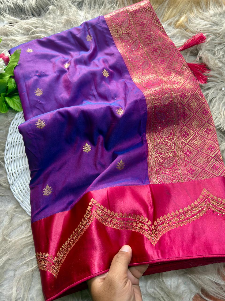 SA-7086  SOFT SILK FABRIC SAREE WITH BEAUTIFUL RICH PALLU DESIGN WITH SIROSKI WORK WITH TASSELS WITH BLOUSE