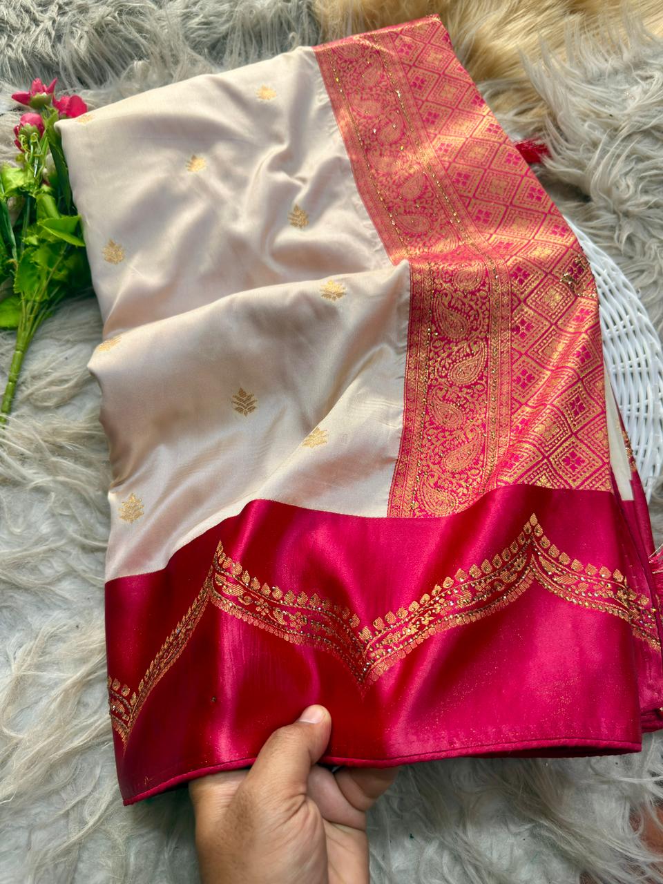 SA-7086  SOFT SILK FABRIC SAREE WITH BEAUTIFUL RICH PALLU DESIGN WITH SIROSKI WORK WITH TASSELS WITH BLOUSE