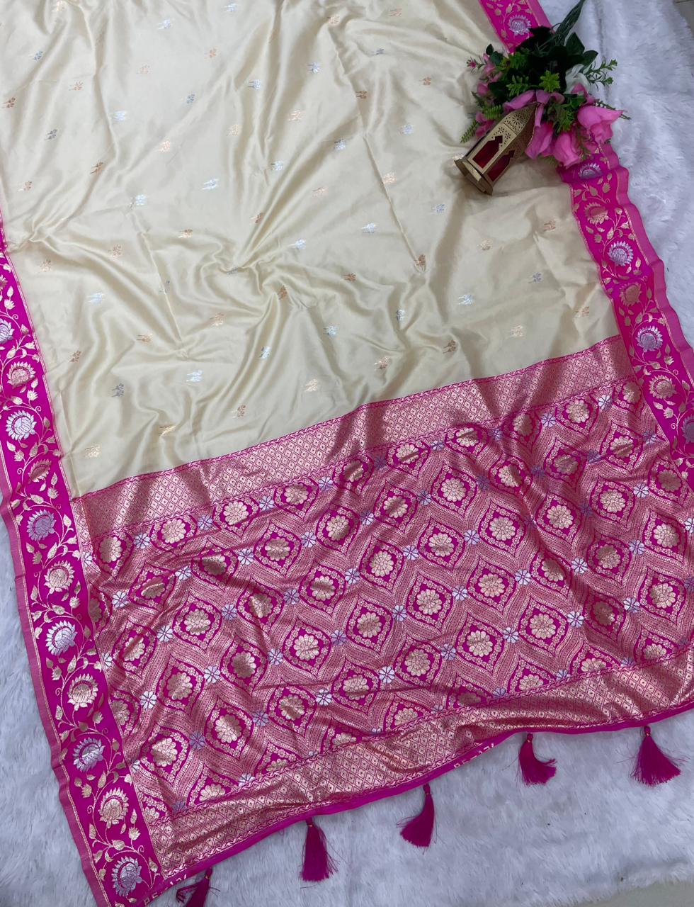 AJ-JALAR SOFT SILK SAREE WITH SATIN PATTA BORDER WITH WHITE COMMON DESIGN WITH RICH PALLU WITH DOUBLE JAREE CONCEPT WITH CONTRAST BORDER WITH BEAUTIFUL CONTRAST BLOUSE