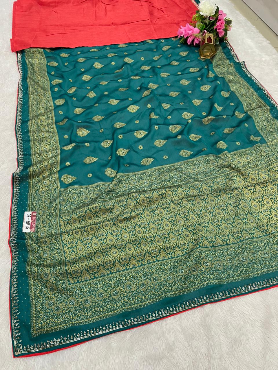 DF-5015 STAR GEORGETTE FABRIC SAREE WITH BEAUTIFUL DESIGN WITH SIROSKI BORDER WITH CONTRAST PIPING WITH PLAIN BLOUSE
