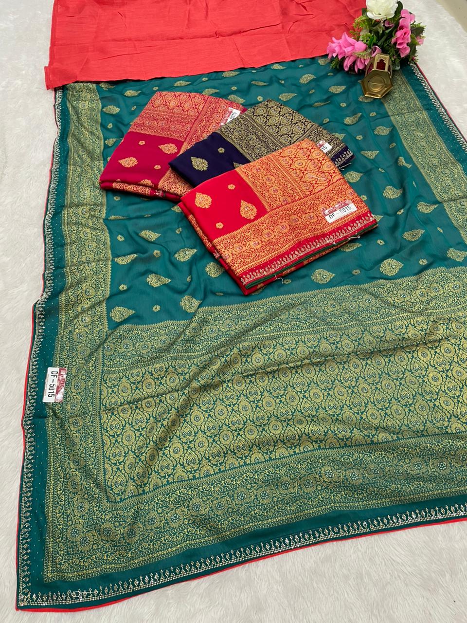 DF-5015 STAR GEORGETTE FABRIC SAREE WITH BEAUTIFUL DESIGN WITH SIROSKI BORDER WITH CONTRAST PIPING WITH PLAIN BLOUSE